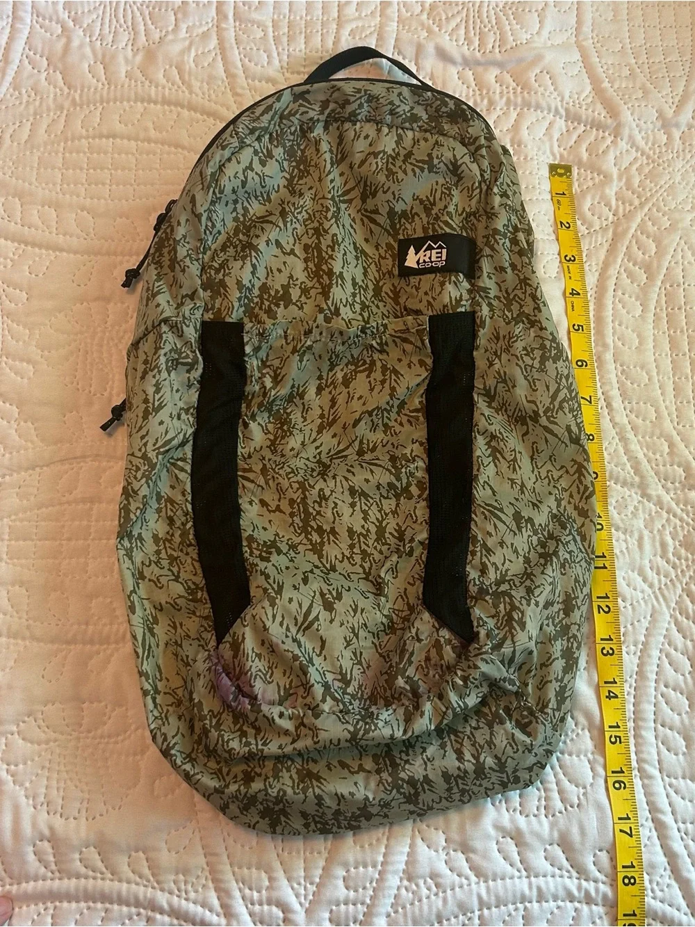 REI Green Camouflage Lightweight Stuff Travel Bag